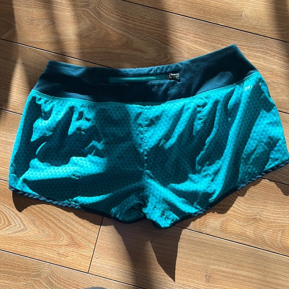 Nike shorts - Picture 4 of 4